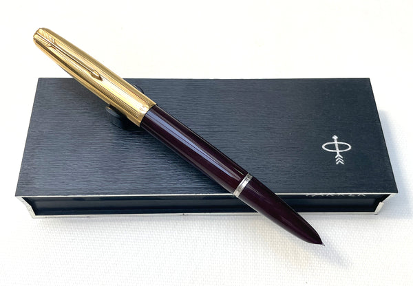 Vintage Parker 51 Aerometric Burgundy-Plum Fountain Pen w/Case, Arg (CM1385)